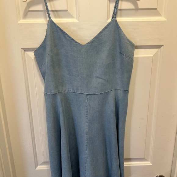 GAP Light Blue “Denim” Mini Dress with Flowing Skirt | Size Large - Picture 6 of 7
